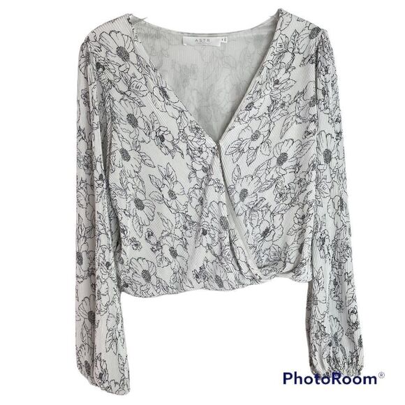 ASTR The Label Pleated Surplice Long Sleeve Top - Picture 1 of 6